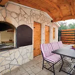3 Bedroom Gorgeous Home In Plano Tatil Evi