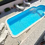 3 Bedroom Gorgeous Home In Plano Tatil Evi