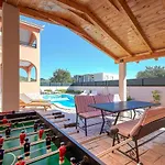 3 Bedroom Gorgeous Home In Plano Tatil Evi *