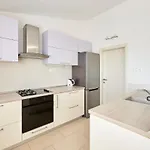 3 Bedroom Gorgeous Home In Plano Tatil Evi
