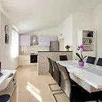 3 Bedroom Gorgeous Home In Plano